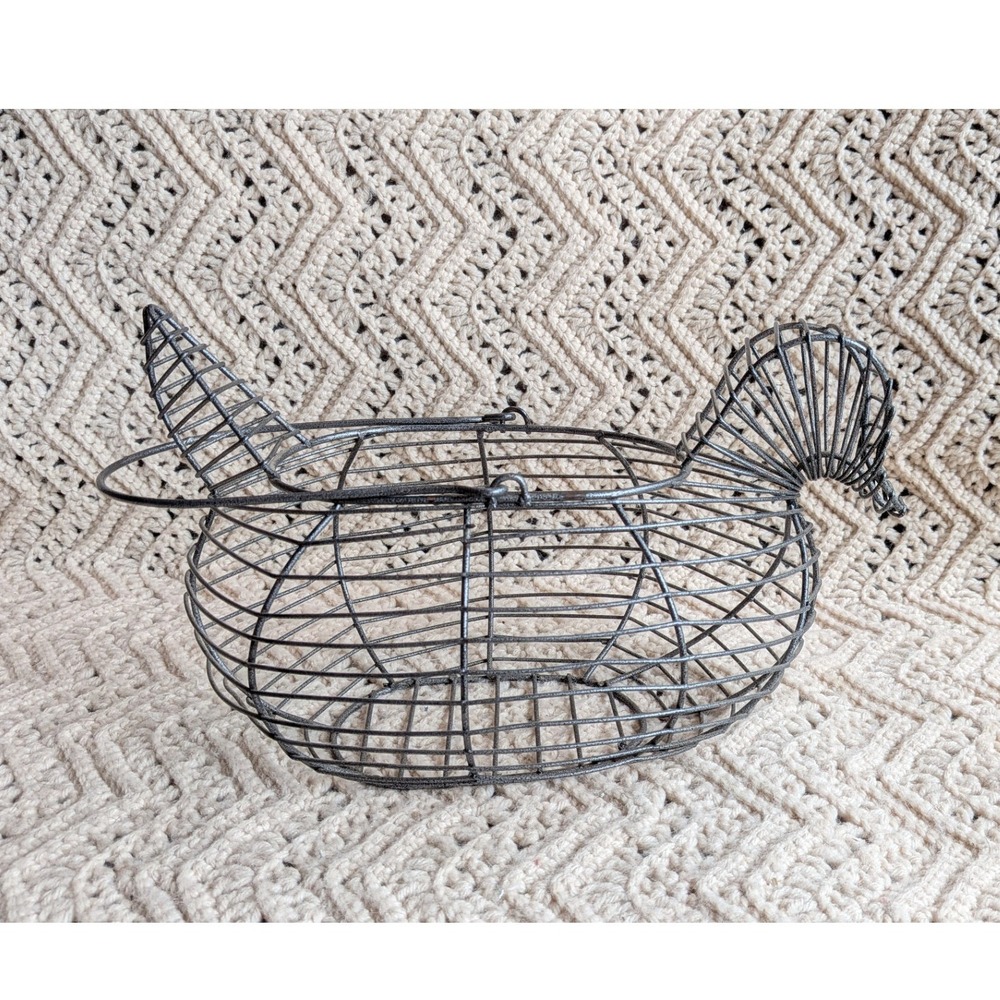 Vintage Style Wire Hen Egg Basket Farmhouse Metal Chicken Fruit Basket Dark Gray